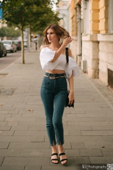 Erzsebet E - Warm Streets