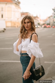 Erzsebet E - Warm Streets