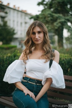 Erzsebet E - Warm Streets