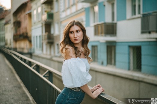 Erzsebet E - Warm Streets