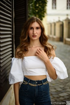 Erzsebet E - Gentle Breeze