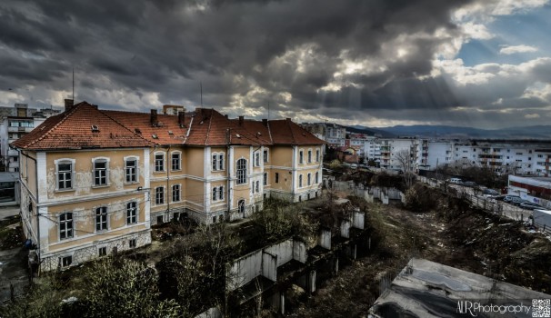 Still Standing, Standing Still